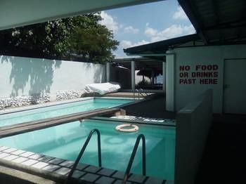 Gumleaves Hotel And Restaurant Olongapo Exterior photo