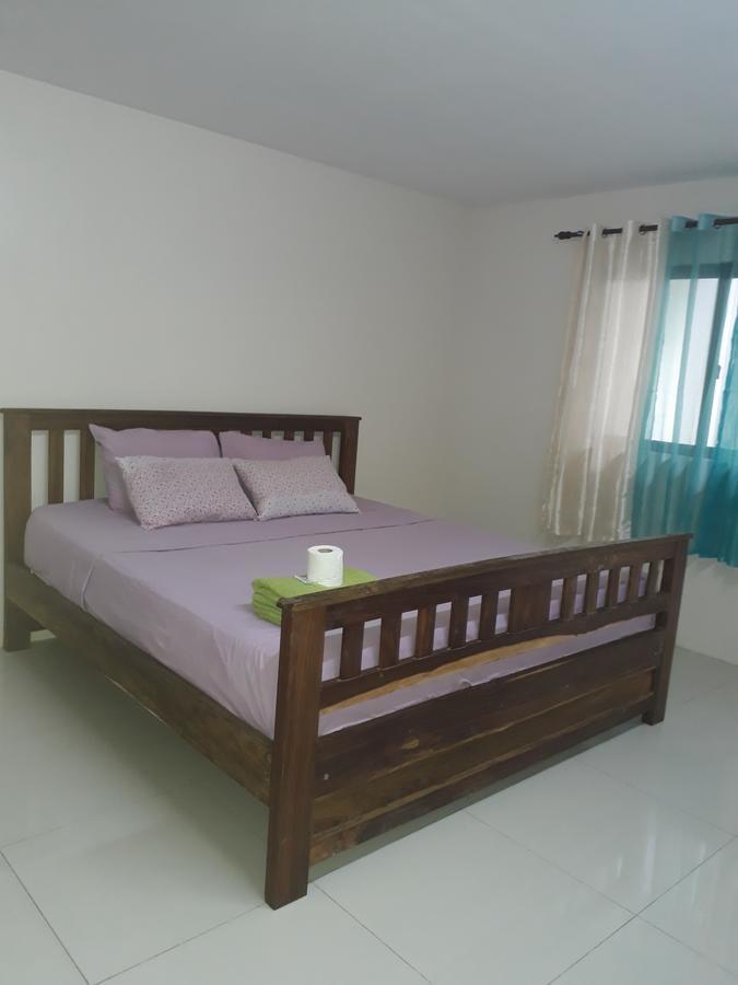 Gumleaves Hotel And Restaurant Olongapo Exterior photo